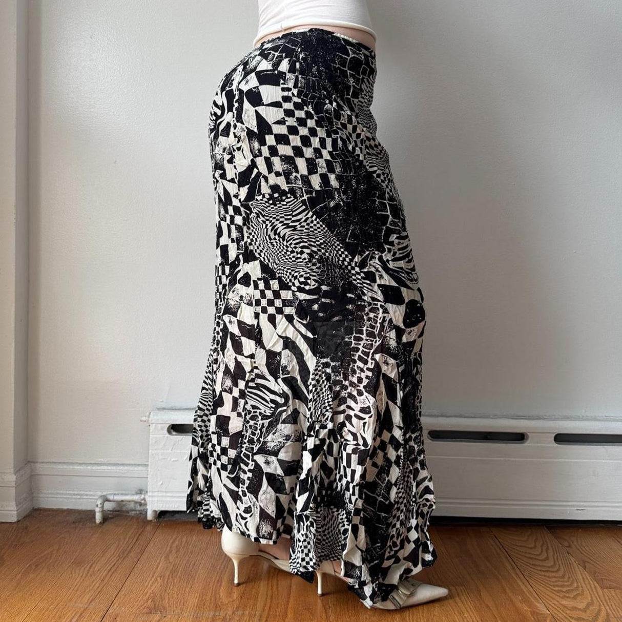 Italian Black White Graphic Ruffled Maxi Skirt