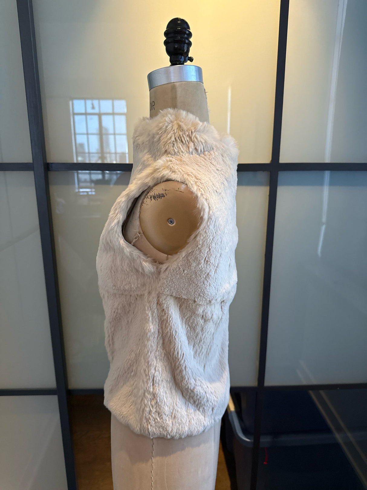 Izzue Size XS Cream Angora Funnel Neck Vest