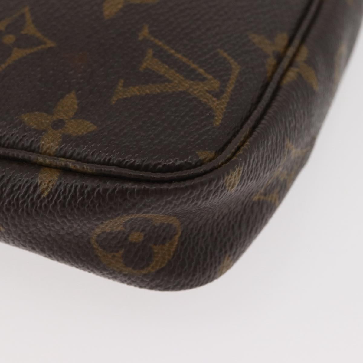 #67 Louis Vuitton Monogram Pochette