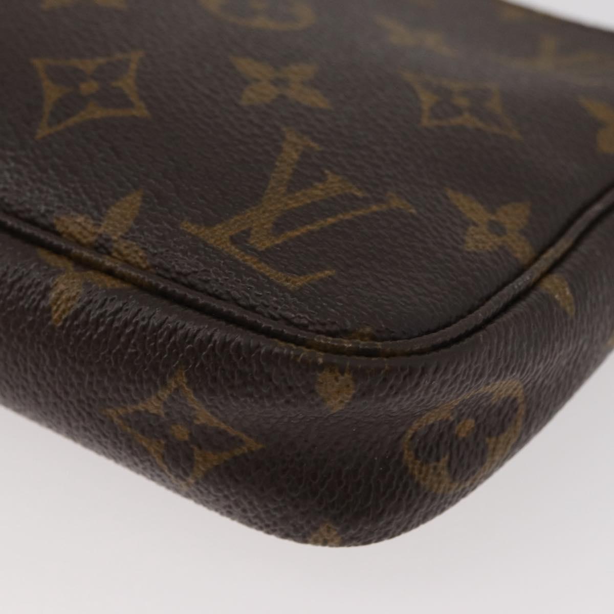 #67 Louis Vuitton Monogram Pochette
