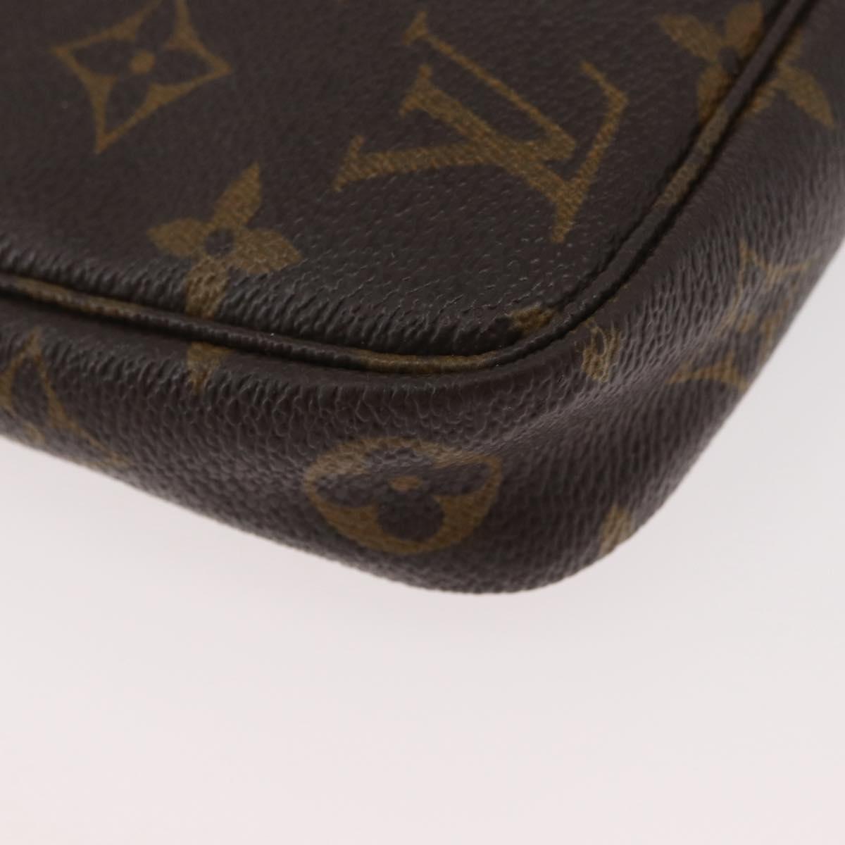 #67 Louis Vuitton Monogram Pochette
