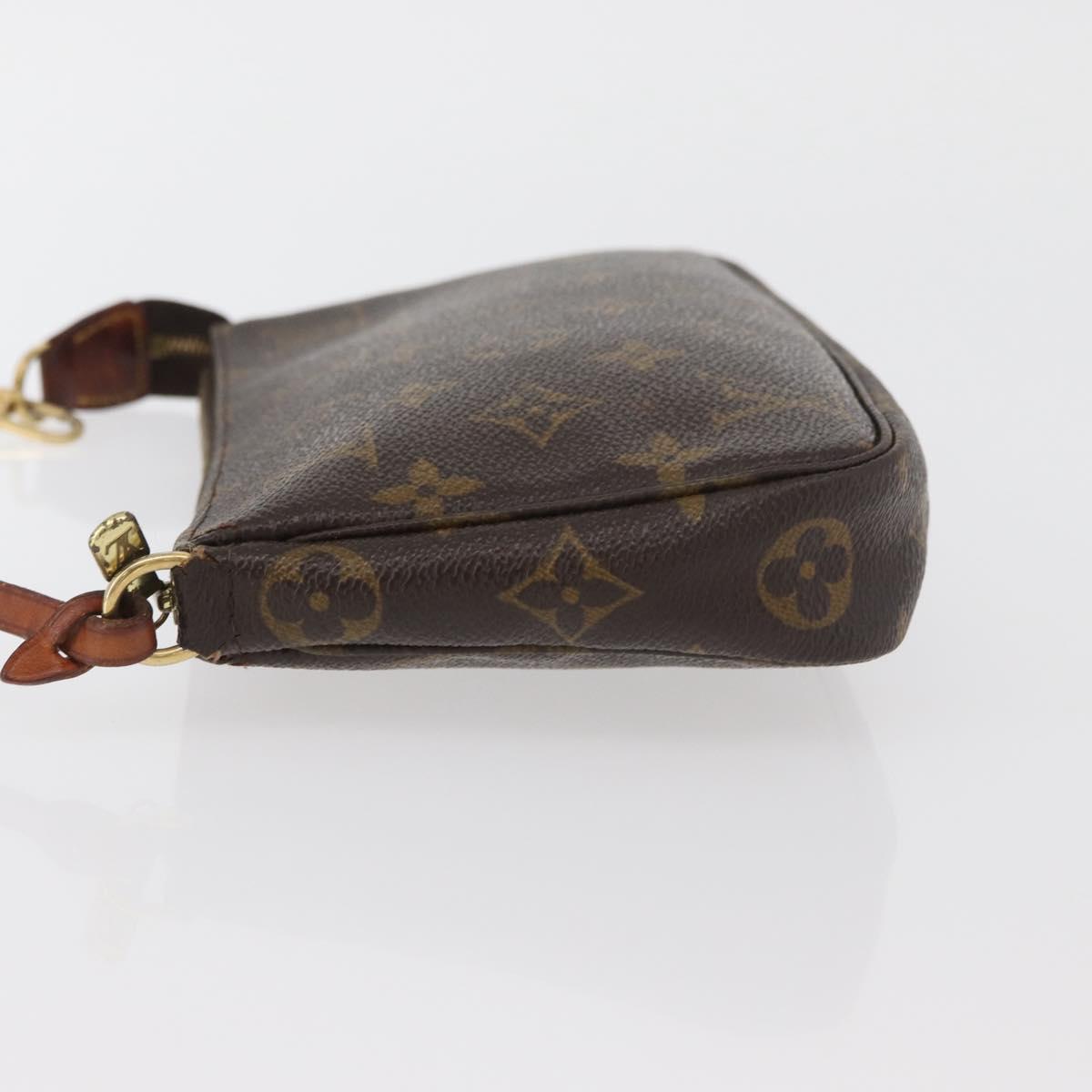 #67 Louis Vuitton Monogram Pochette
