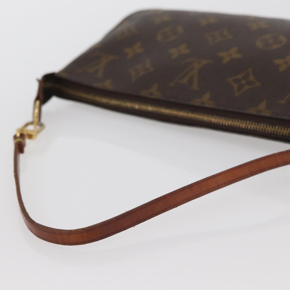 #67 Louis Vuitton Monogram Pochette