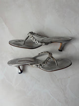 Manolo Blahnik EU 39 Silver Leather Crystal Thong Kitten Heel Sandal