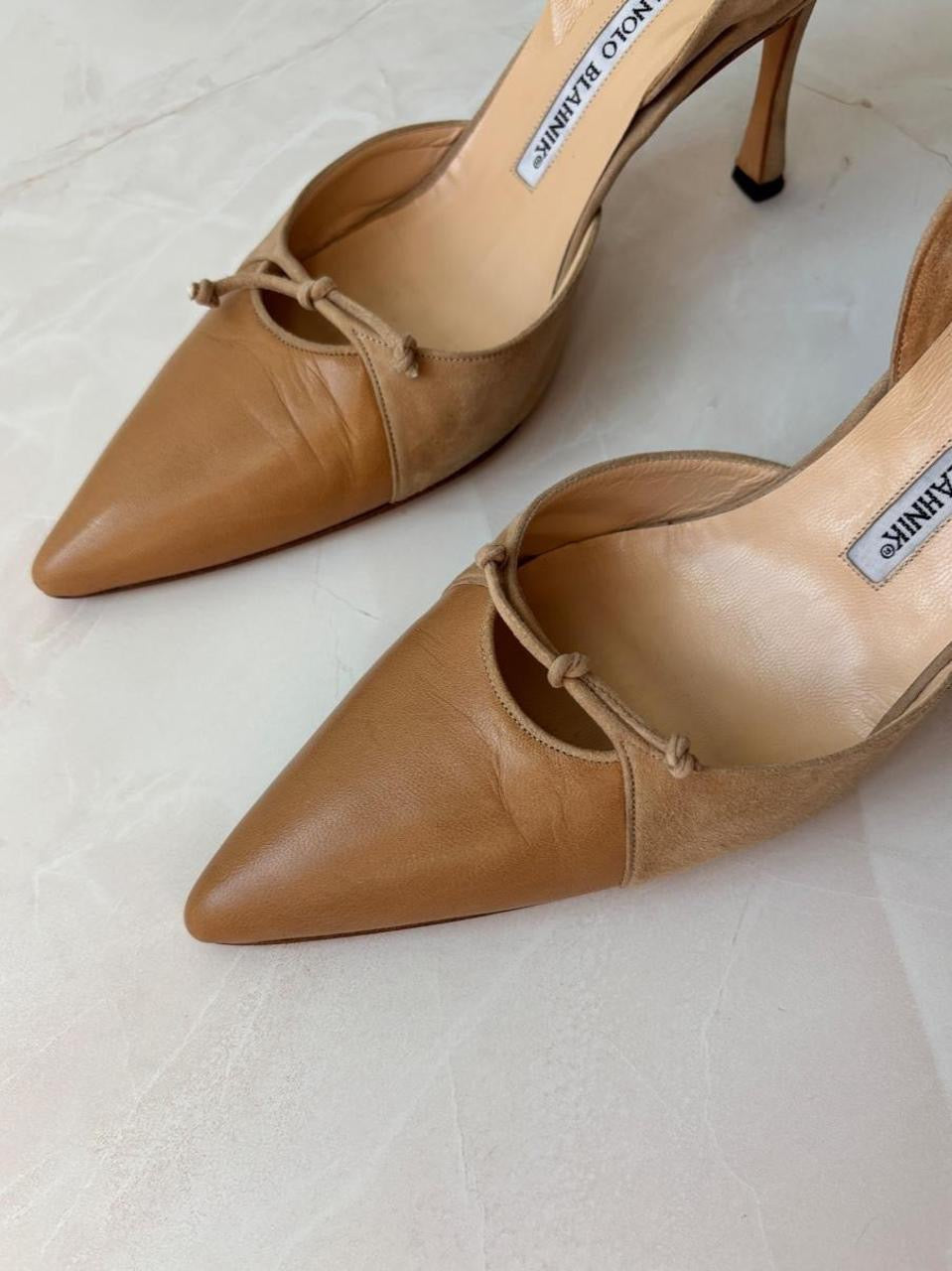 Manolo Blahnik EU 38 Tan Suede Leather Slingback Pointed Toe Heel