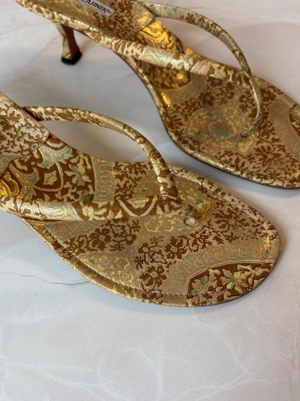 Manolo Blahnik EU 40.5 Gold Brocade Thong Sandal