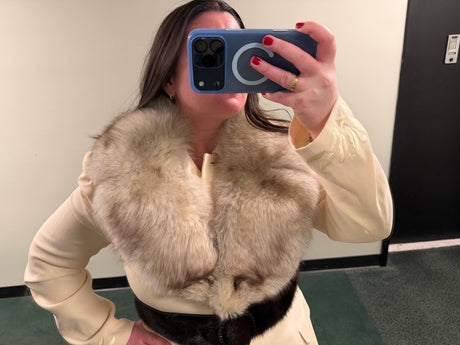 Luxurious Vintage White Fox Fur Lapel
