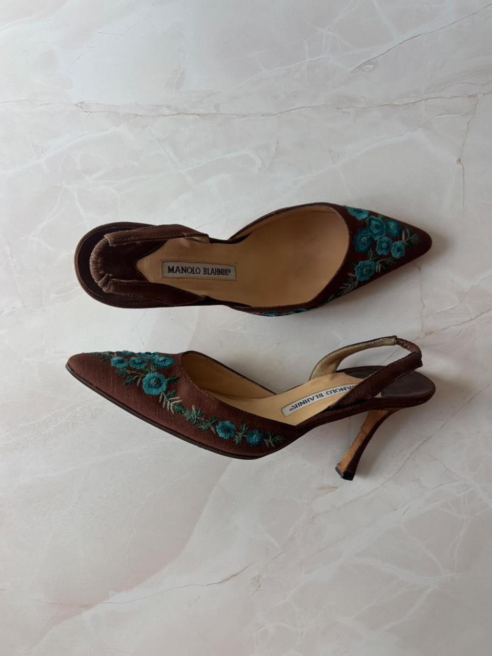 Manolo Blahnik EU 37.5 Brown Floral Embroidered Pointed Toe Slingback