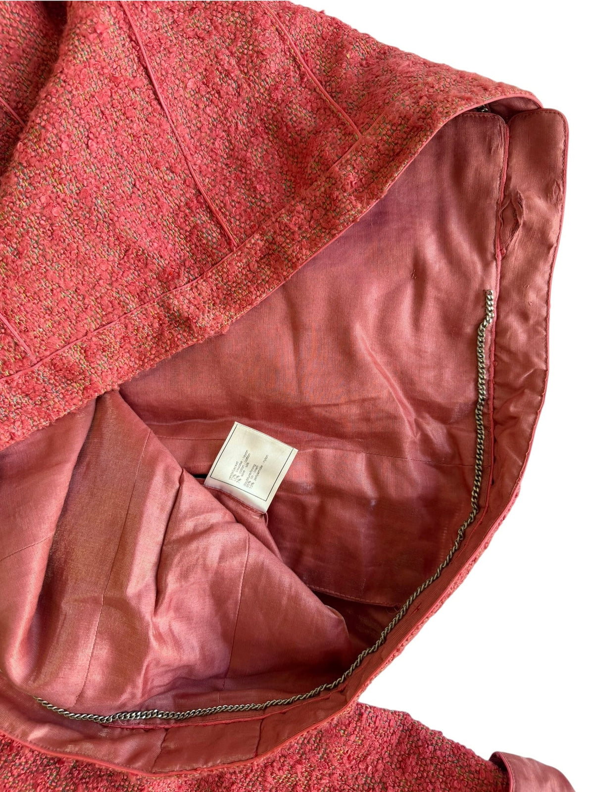 Chanel 1999 pink tweed jacket with iridescent satin neck (40)