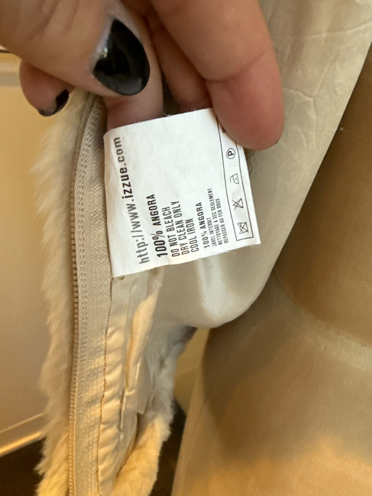 Izzue Size XS Cream Angora Funnel Neck Vest