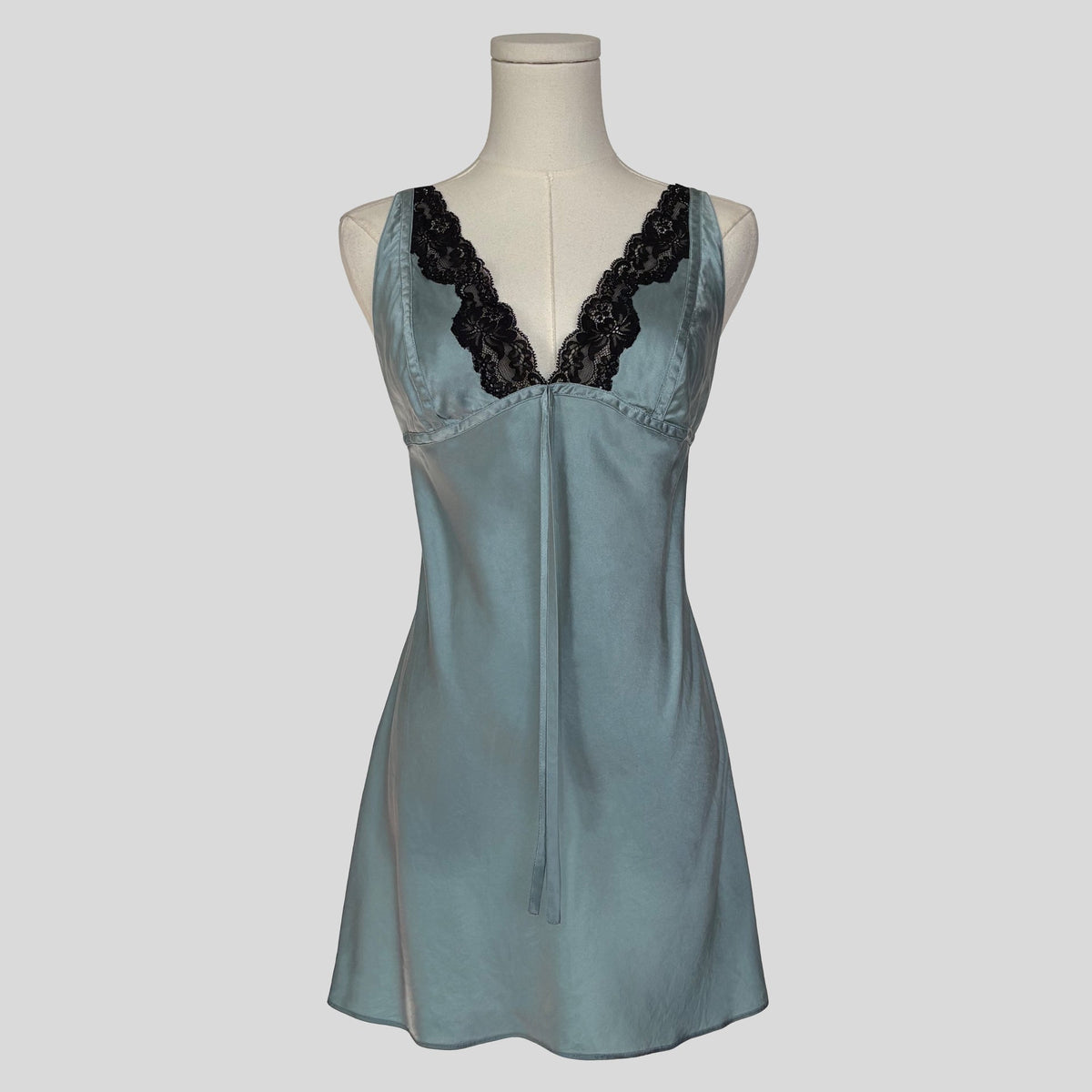 Lace trim neckline slip in blue