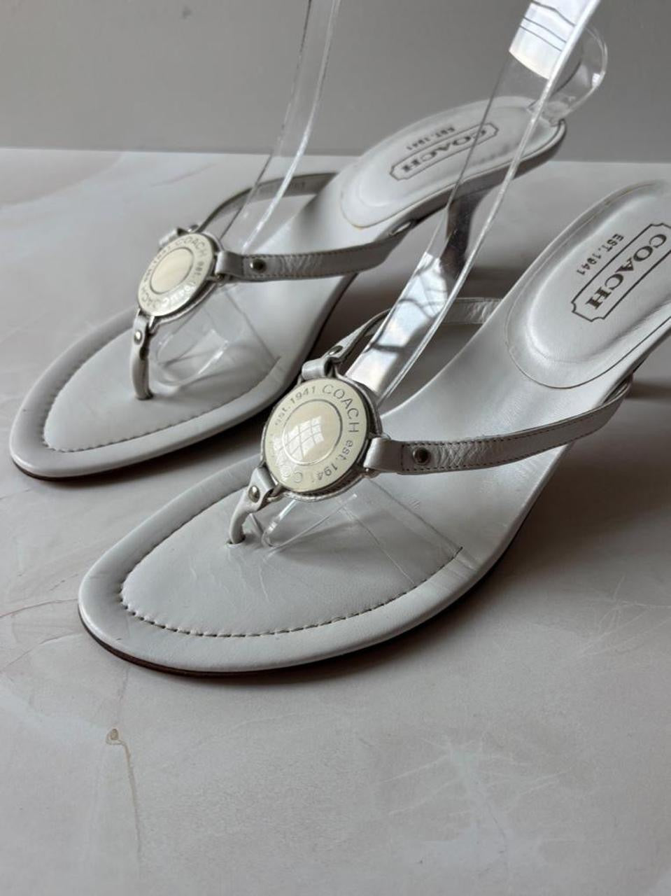 Coach US 8 White Leather Thong Sandal