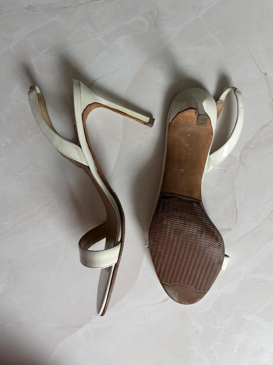 Manolo Blahnik EU 40 Ivory Patent Leather Slingback