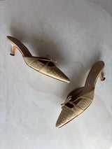 Manolo Blahnik EU 40.5 Cream Houndstooth Embroidered Pointed Toe Kitten Heel Mule