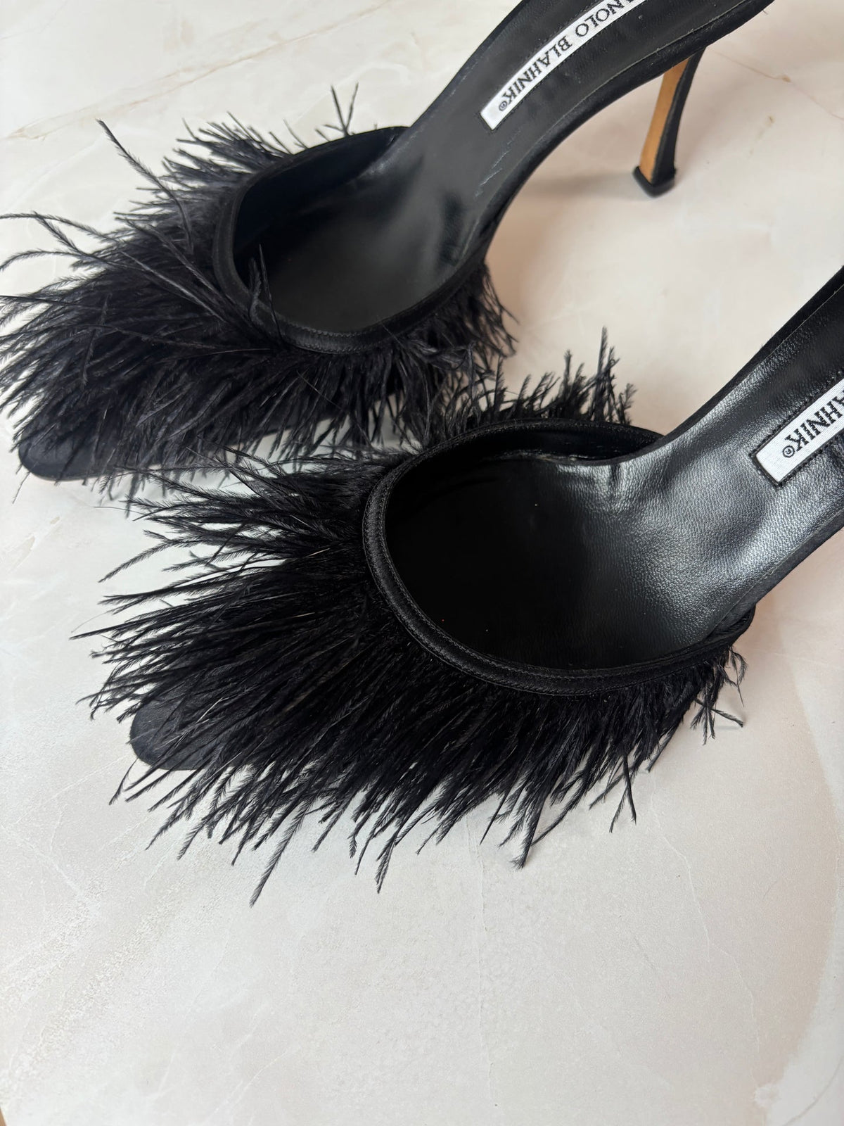 Manolo Blahnik EU 39 Black Satin Ostrich Feather Pointed Mule