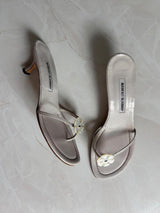 Manolo Blahnik EU 38.5 Ivory Leather Thong Sandal