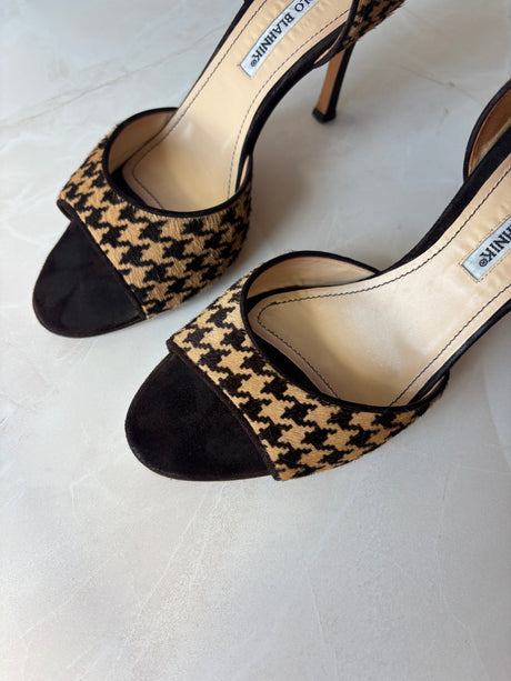 Manolo Blahnik EU 38.5 Tan and Black Houndstooth Calf Hair D'Orsay Pump