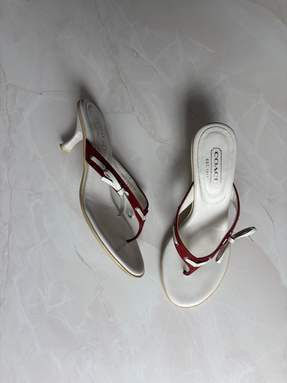Coach US 7.5 White Leather Red Thong Sandal