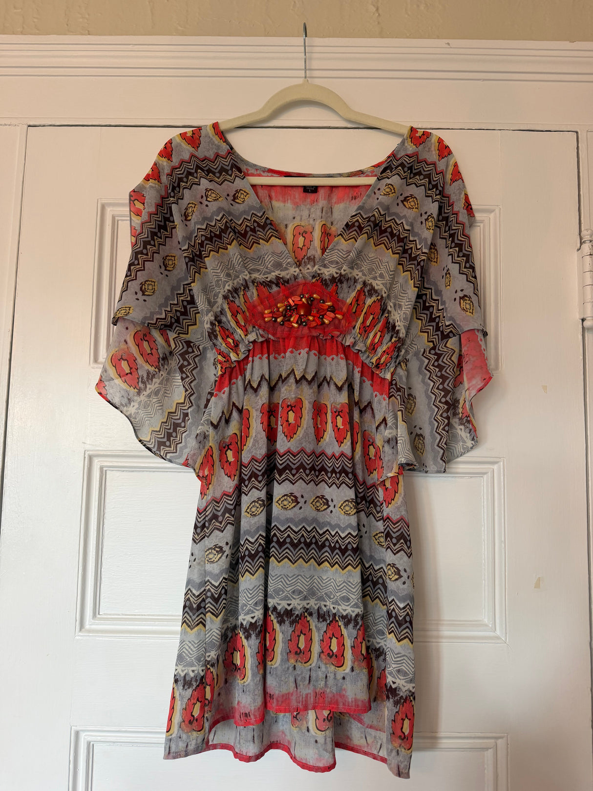 Gray tunic with coral beaded details - size large - sku tuv #678123