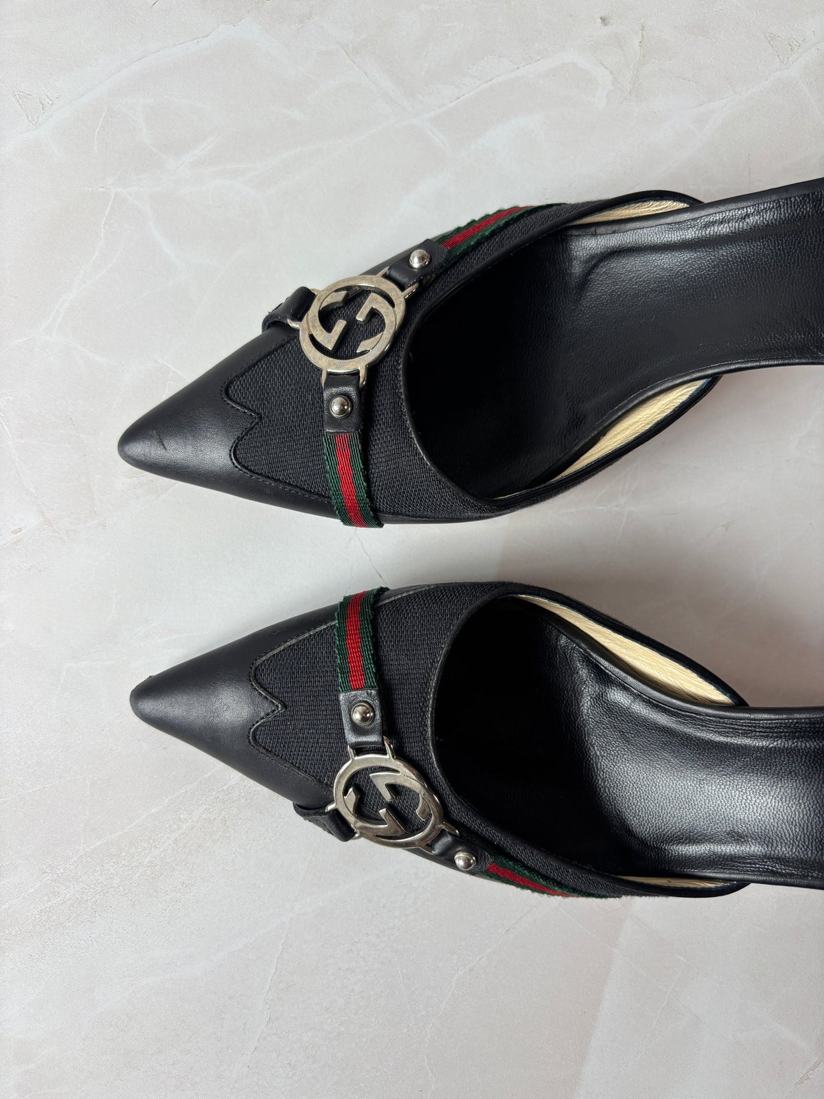 Gucci US 7.5 Black Leather Pointed Toe GG Buckle Mule