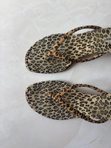 Manolo Blahnik EU 41 Leopard Print Suede Thong Kitten Heel Sandal