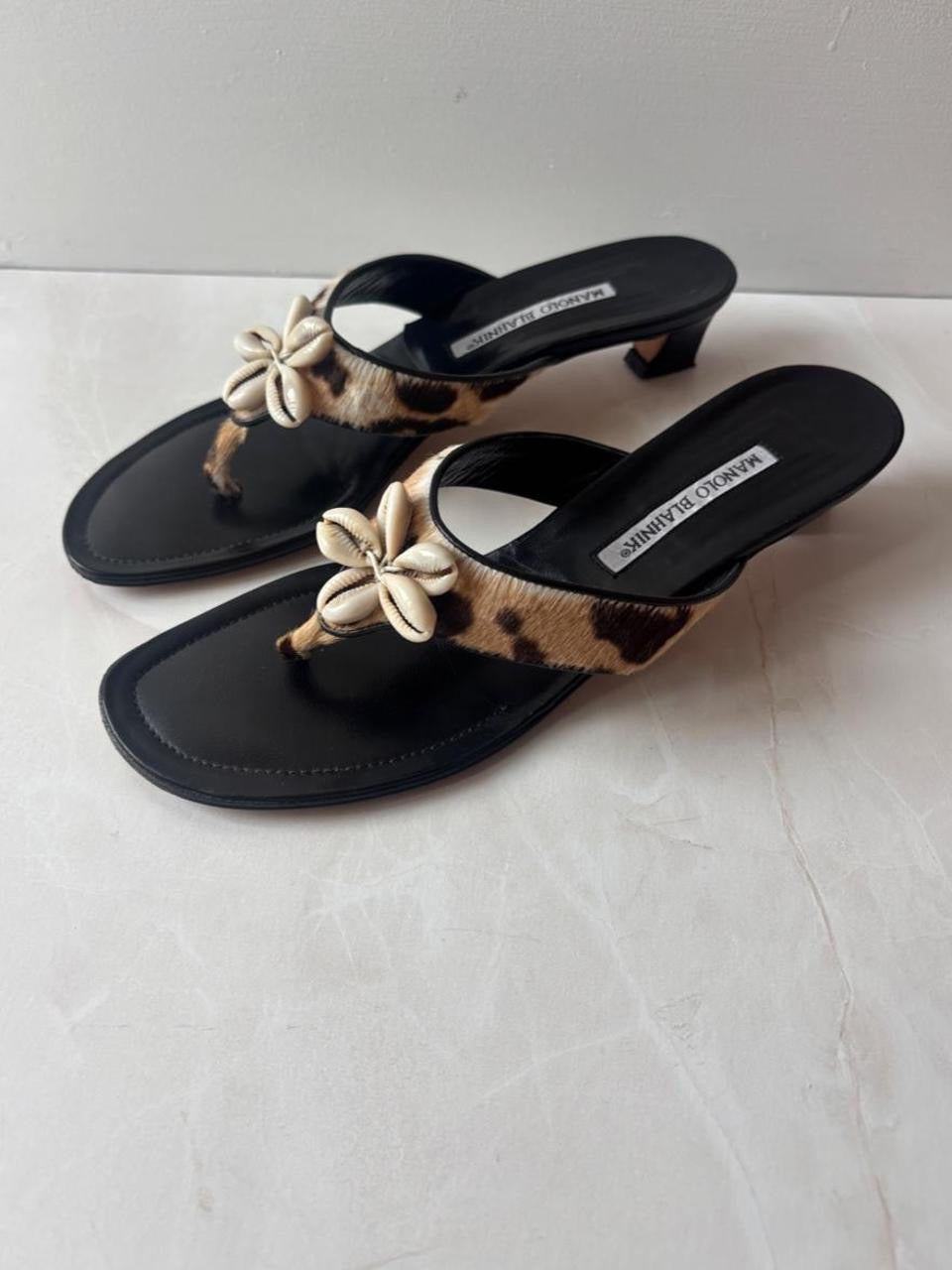 Manolo Blahnik EU 39.5 Leopard Calf Hair Kitten Heel