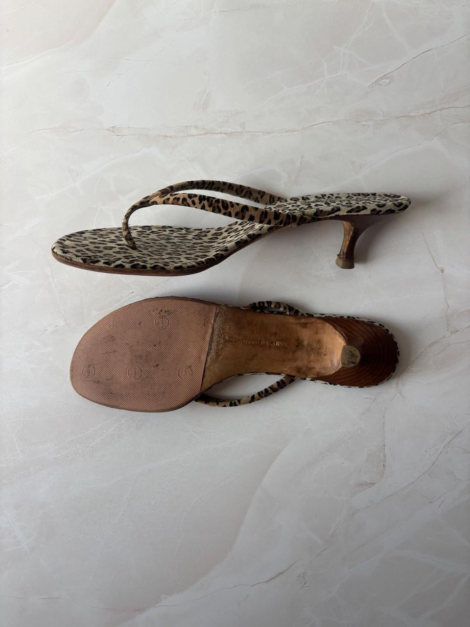 Manolo Blahnik EU 41 Leopard Print Suede Thong Kitten Heel Sandal