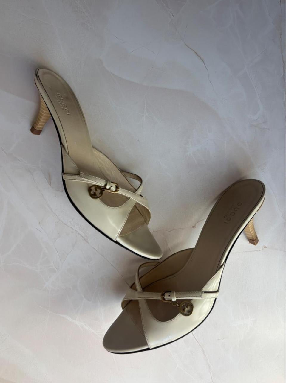 Gucci US 8 Ivory Leather Sandal