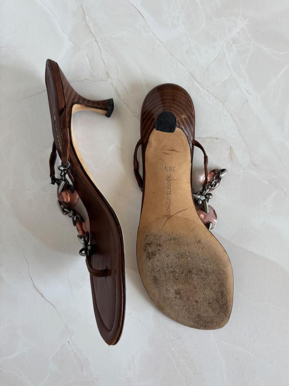 Manolo Blahnik EU 38 Chocolate Brown Leather Thong Sandal Kitten Heel