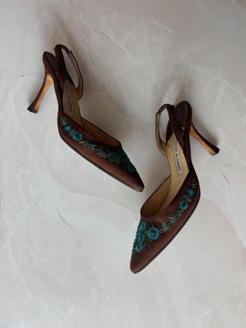 Manolo Blahnik EU 37.5 Brown Floral Embroidered Pointed Toe Slingback