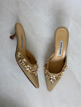 Manolo Blahnik EU 38 Tan Linen Canvas Pointed Toe Kitten Heel Mule
