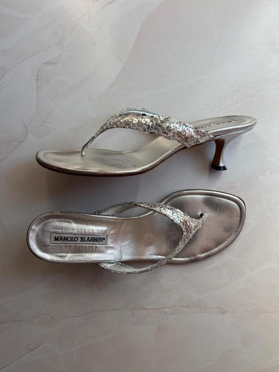 Manolo Blahnik EU 37.5 Silver Leather Thong Sandal