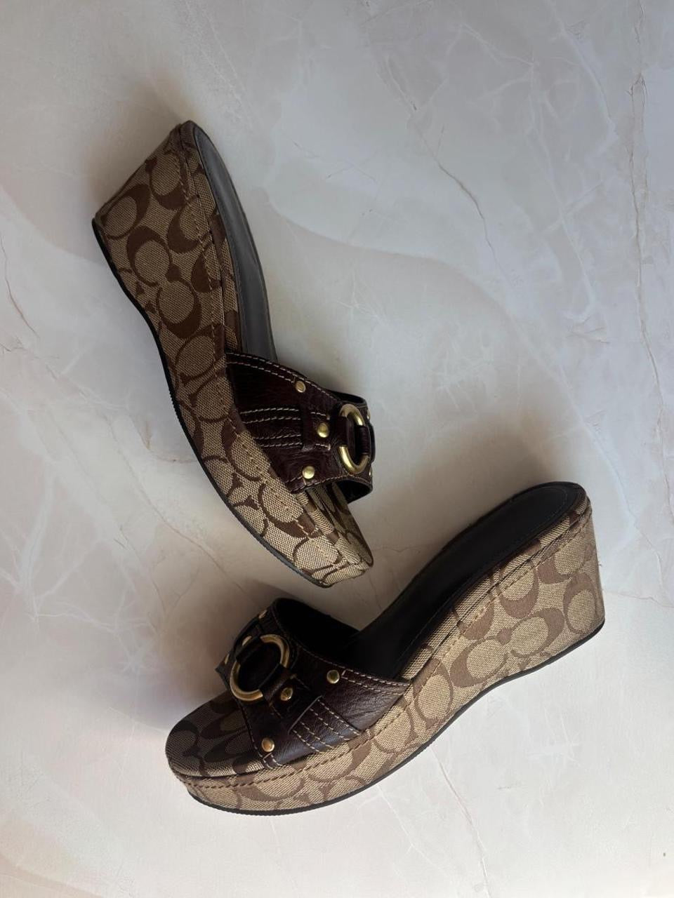 Coach US 8.5 Tan/brown Monogram Canvas Open Toe Wedge Mule