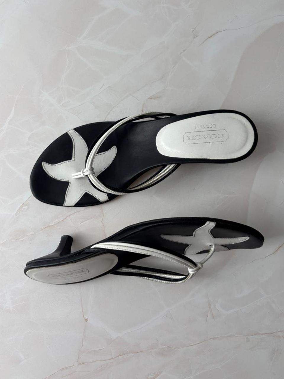 Coach US 8.5 Black and White Leather Open Toe Thong Sandal