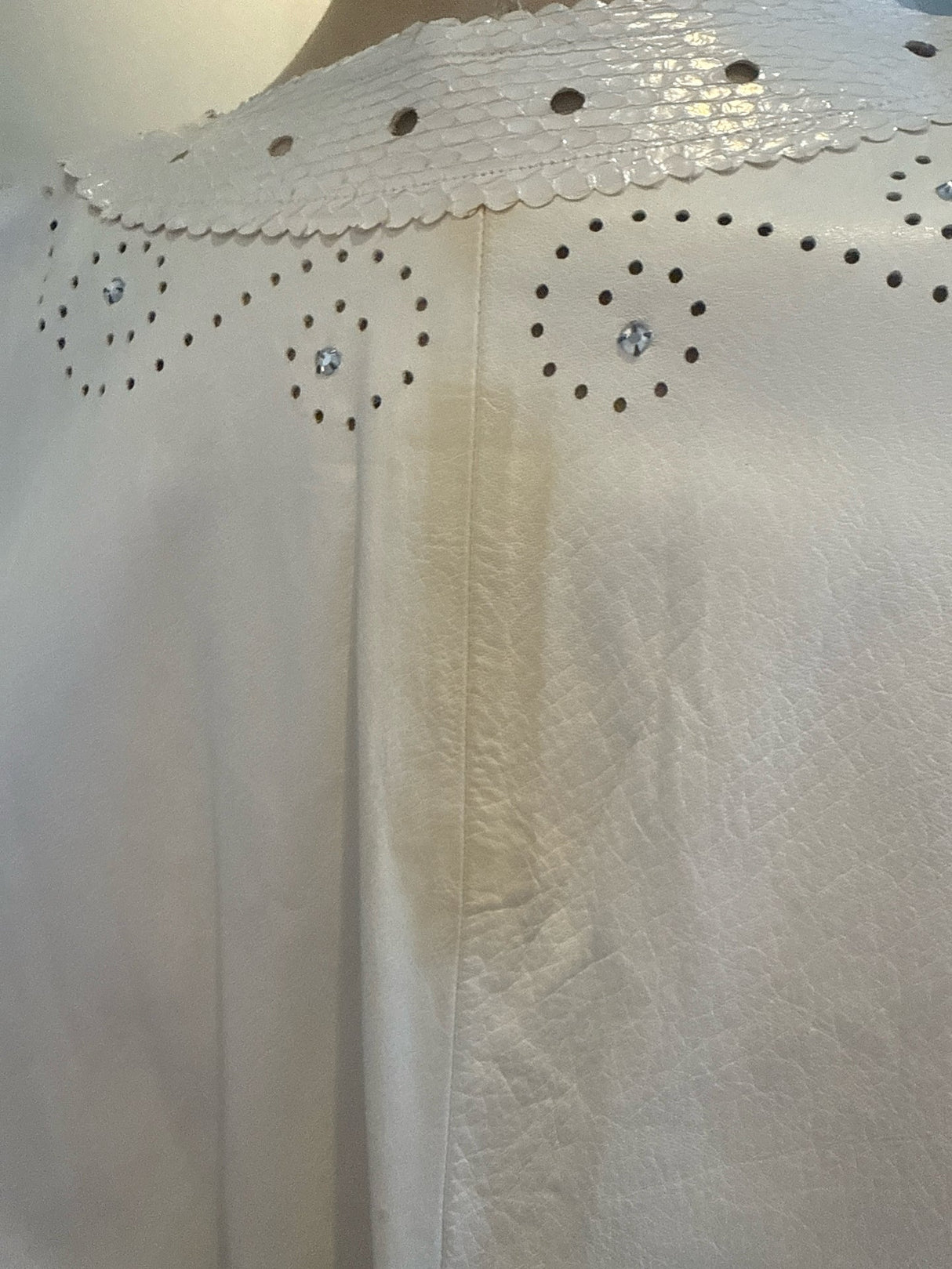 Lillie Rubin Size 0/S White Leather Fringe Cape w/Belt