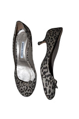 Manolo Blahnik light gray leopard kitten heels with bows (41)