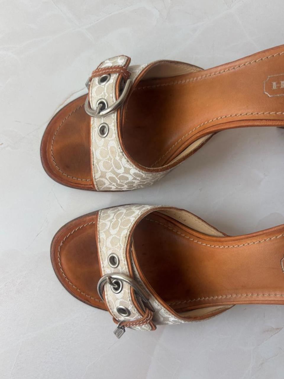Coach US 6 White and Cream Logo Peep Toe Kitten Heel Sandal