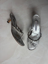 Manolo Blahnik EU 39 Silver Leather Crystal Thong Kitten Heel Sandal
