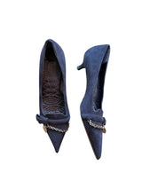 Gucci dark blue suede kitten heels with charms (6)