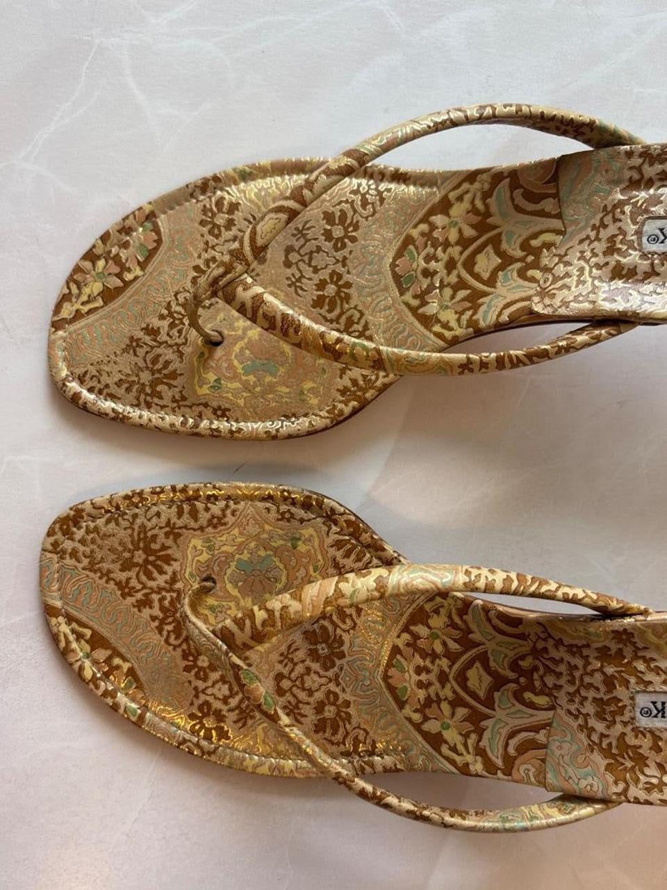 Manolo Blahnik EU 40.5 Gold Brocade Thong Sandal