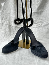 Gucci Tom Ford noir velvet and fur lace up heels