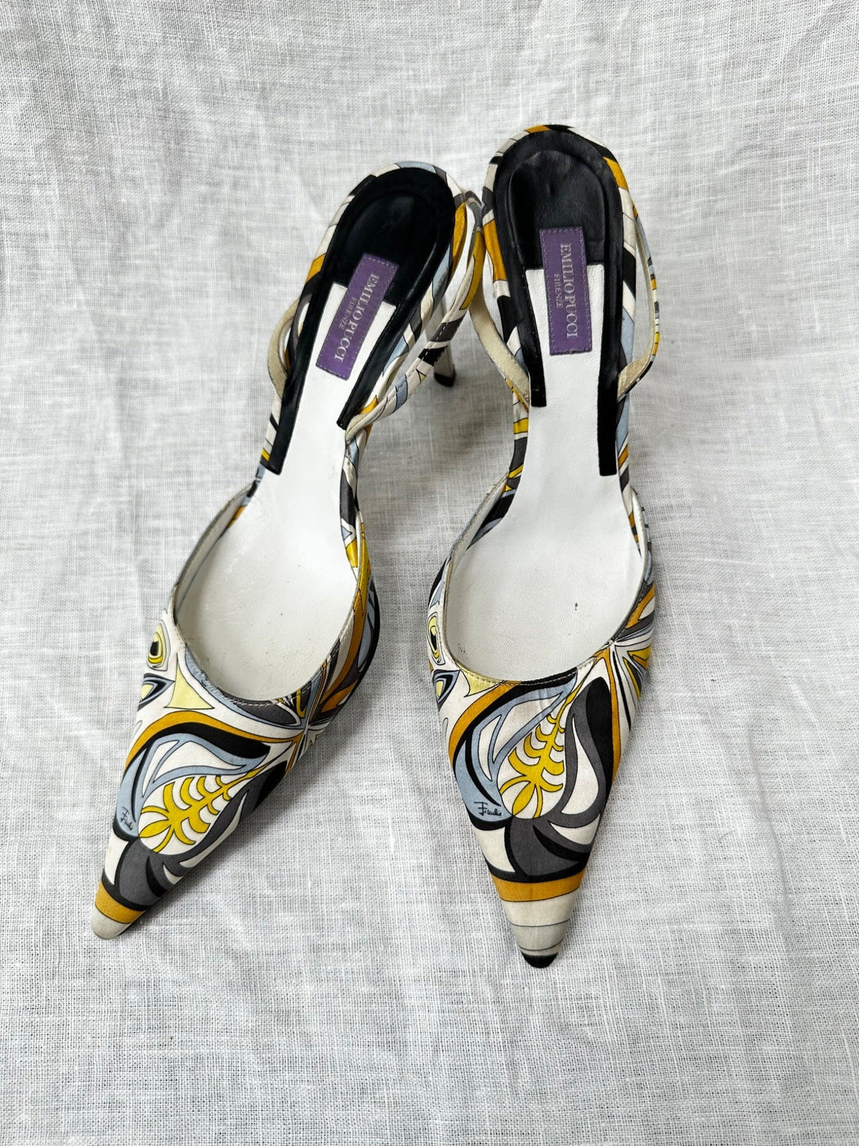 Emilio Pucci satin sling back heel