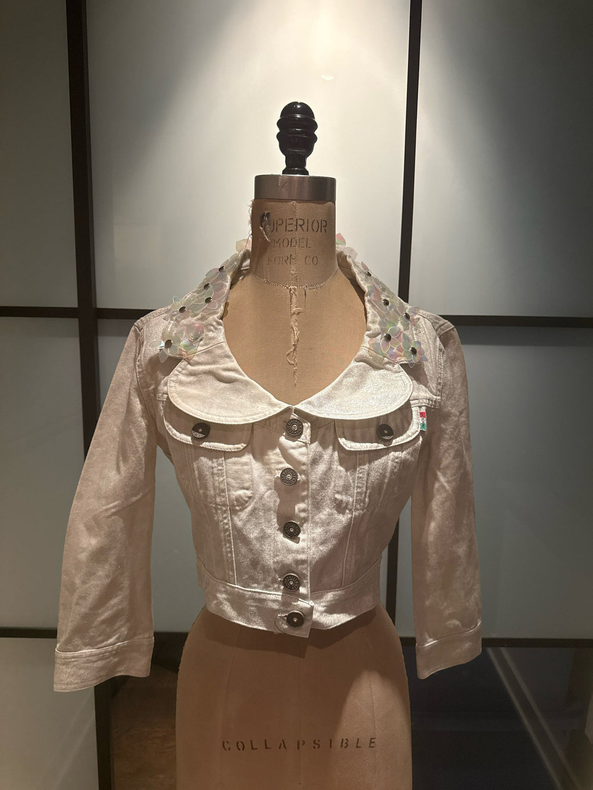Moschino Size 8 White Stretch Cotton Flower Collar Jacket