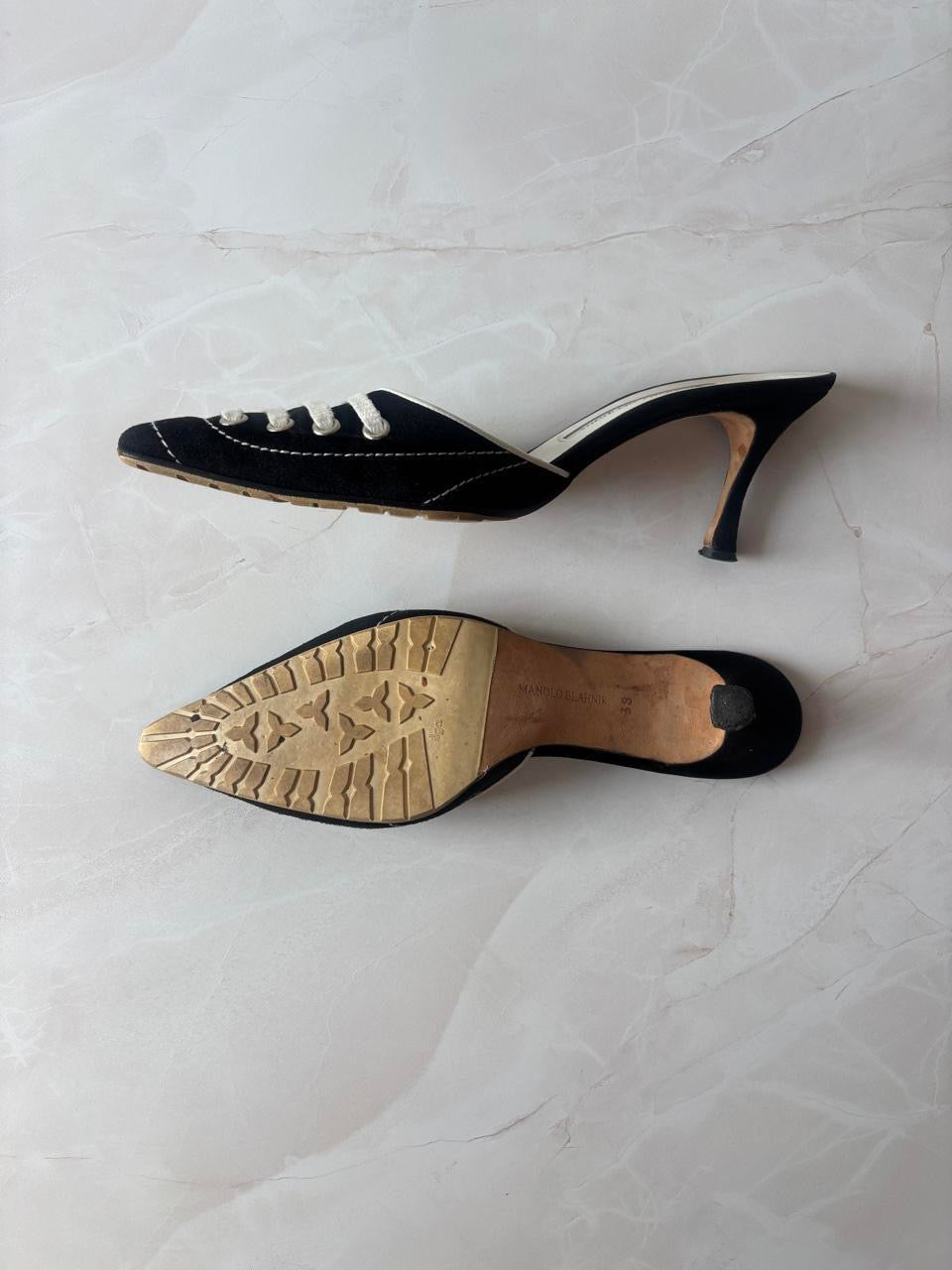 Manolo Blahnik EU 38 Black Suede Lace Up Pointed Toe Kitten Heel Mule