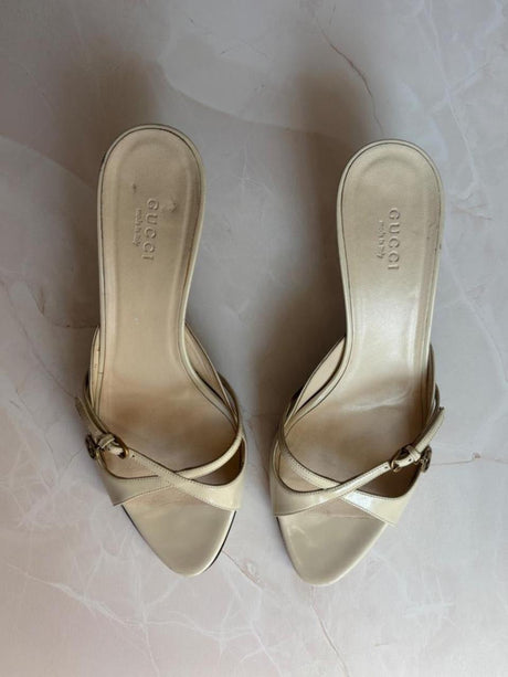Gucci US 8 Ivory Leather Sandal