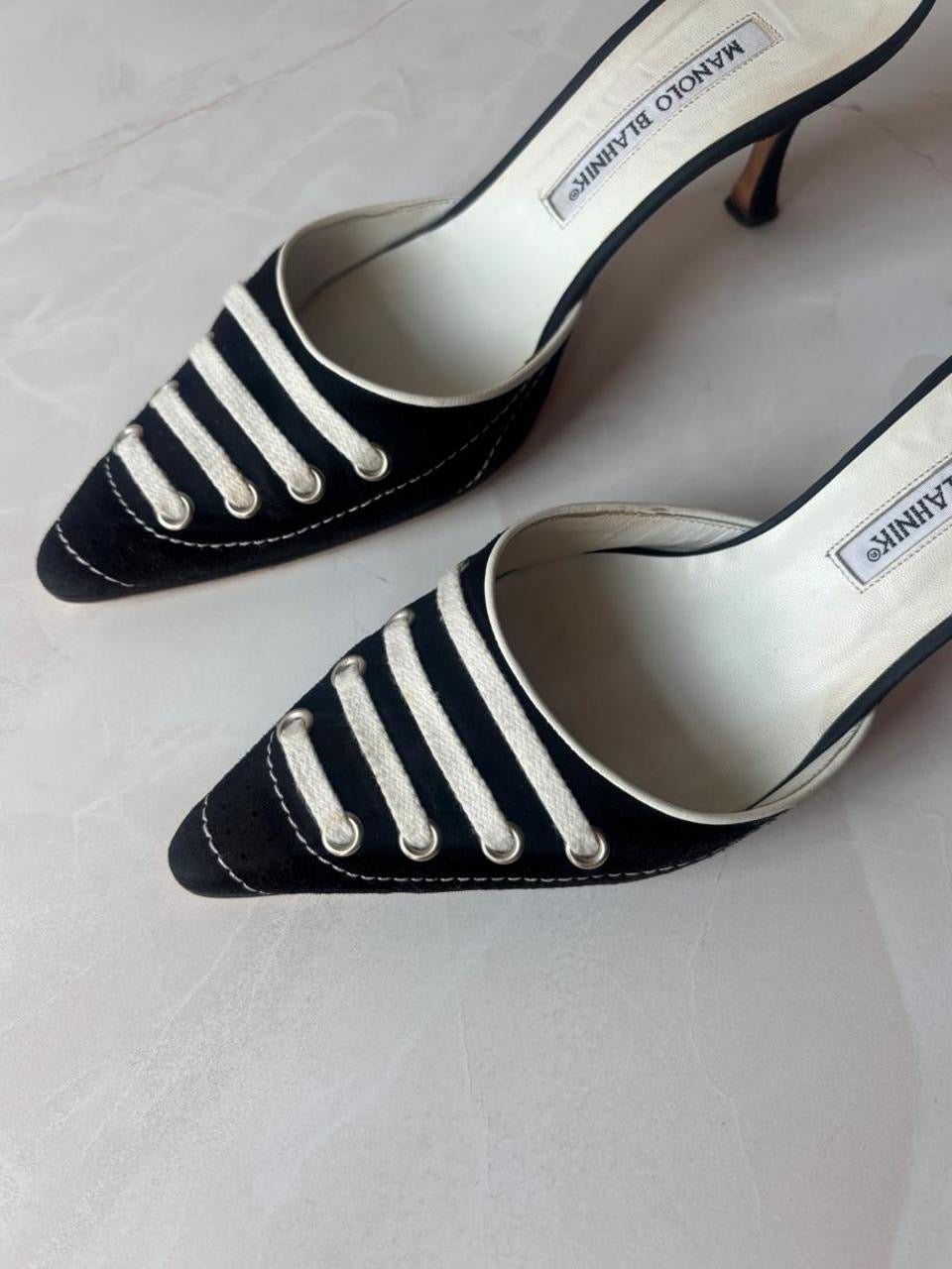 Manolo Blahnik EU 38 Black Suede Lace Up Pointed Toe Kitten Heel Mule