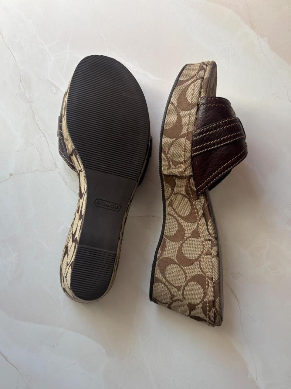 Coach US 8.5 Tan/brown Monogram Canvas Open Toe Wedge Mule