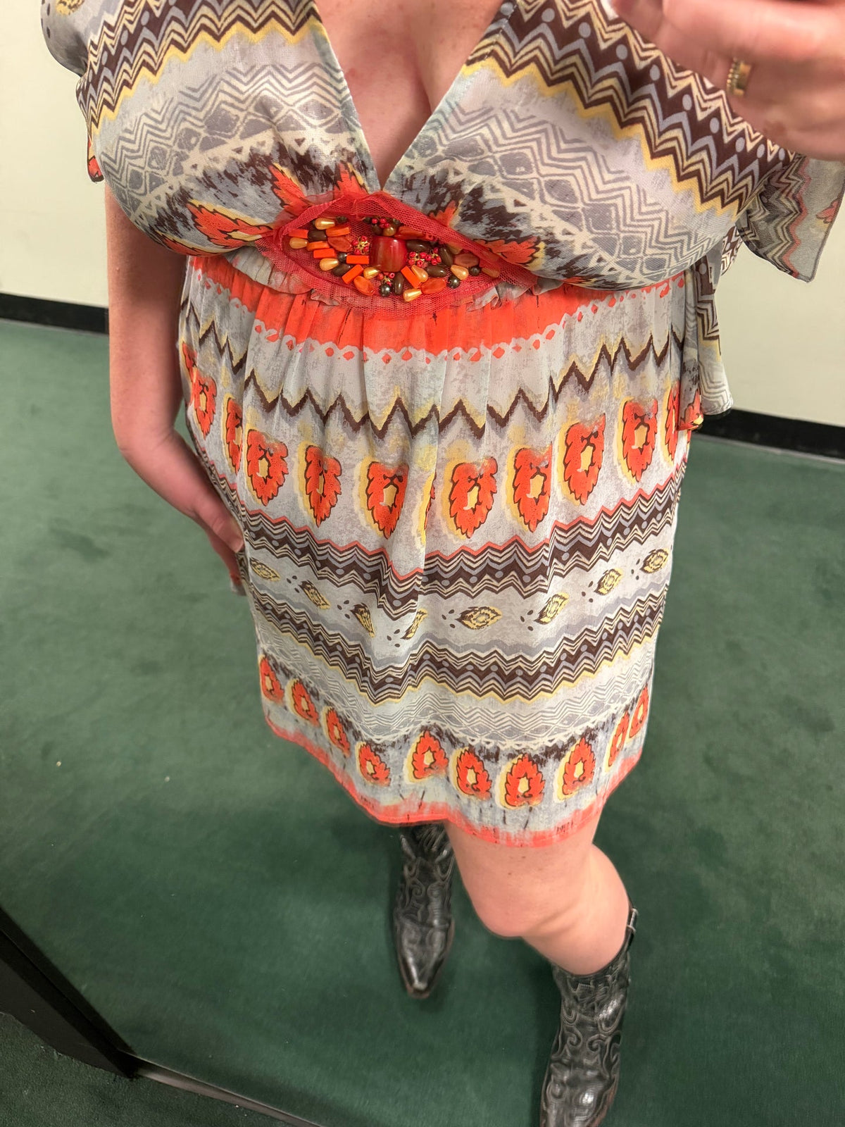 Gray tunic with coral beaded details - size large - sku tuv #678123