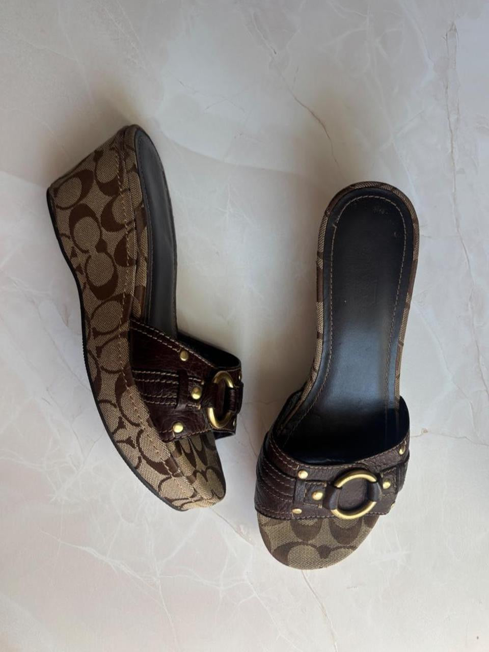 Coach US 8.5 Tan/brown Monogram Canvas Open Toe Wedge Mule