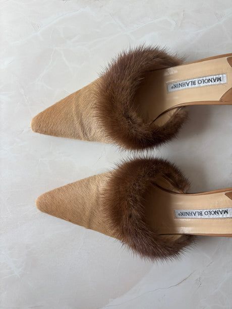 Manolo Blahnik EU 39.5 Tan Pony Hair Fur Trim Pointed Toe Kitten Heel Mule